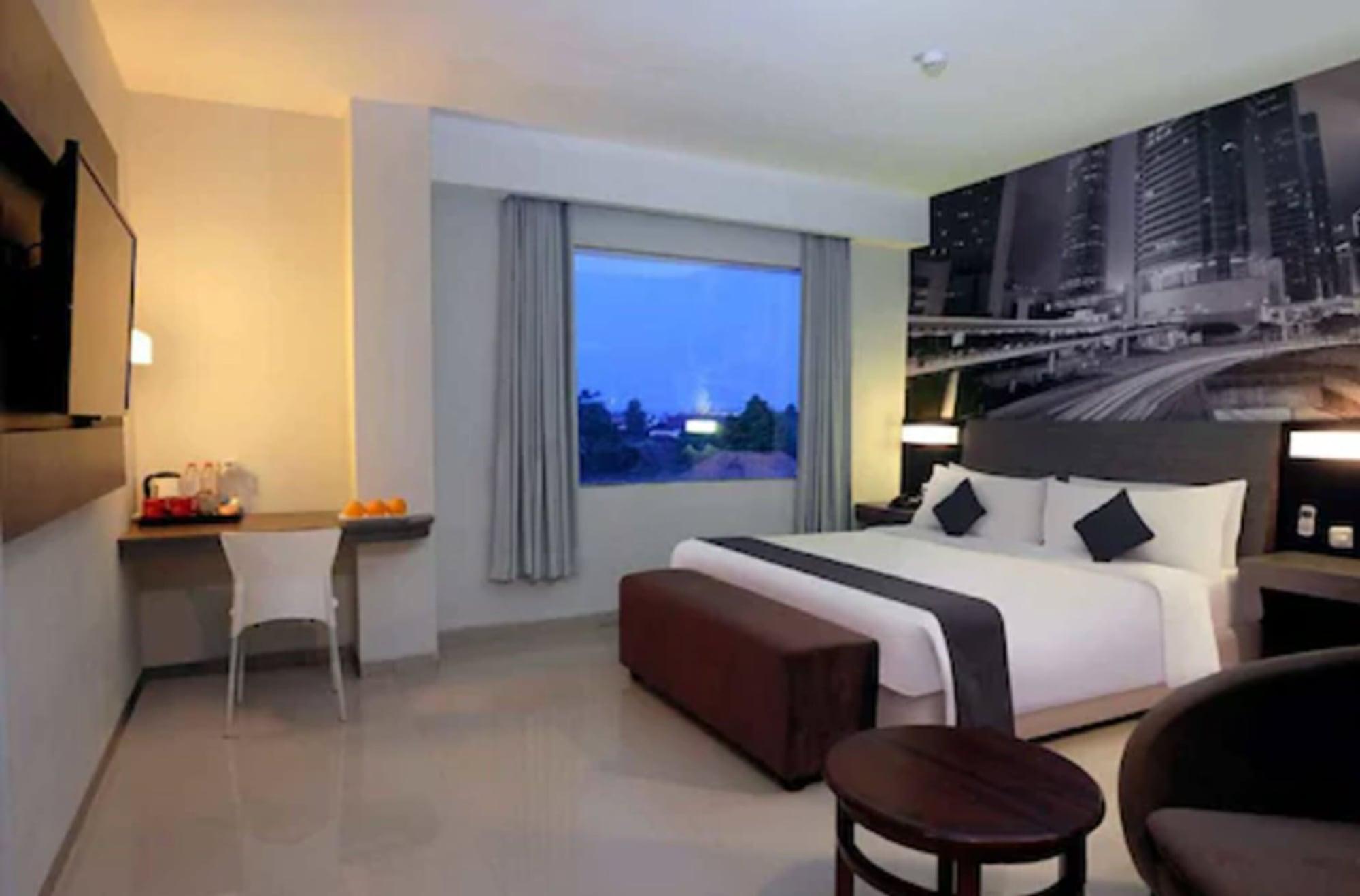 Neo Candi Simpang Lima - By Aston Hotel 3*