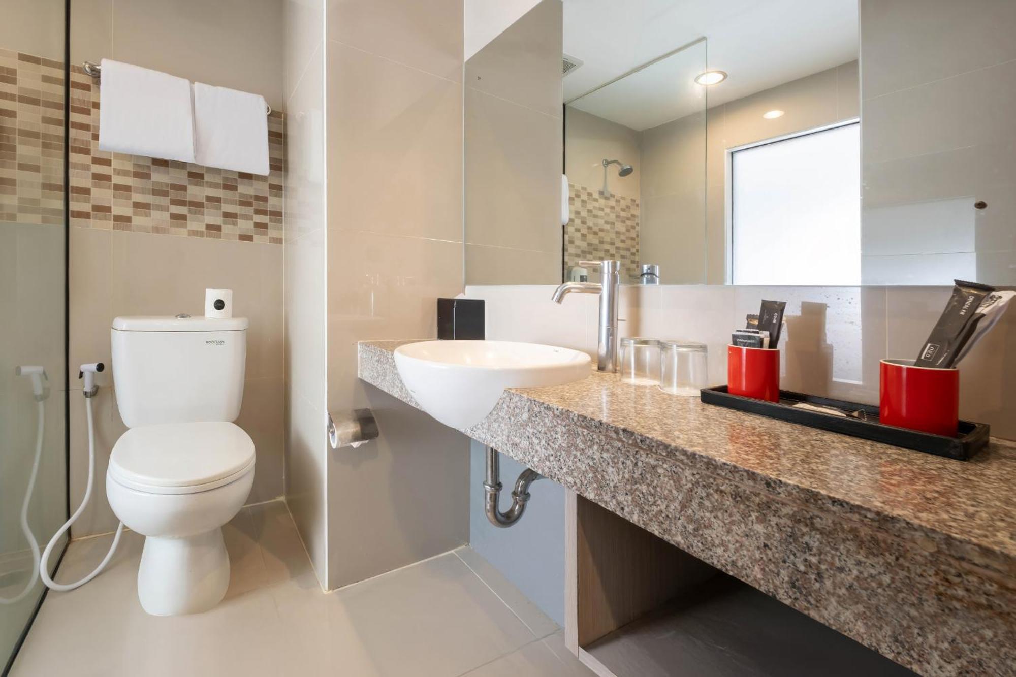 Hotel Neo Candi Simpang Lima - By Aston Semarang