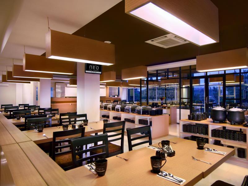 Hotel Neo Candi Simpang Lima - By Aston