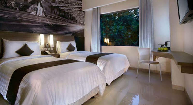 Neo Candi Simpang Lima - By Aston 3* Semarang