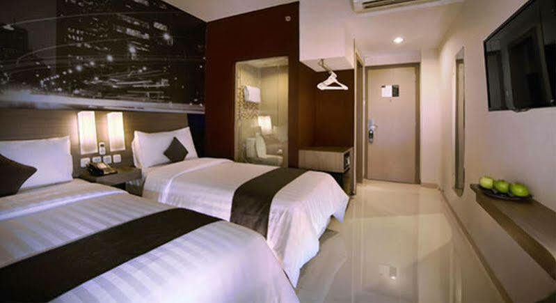 Neo Candi Simpang Lima - By Aston Hotel 3*